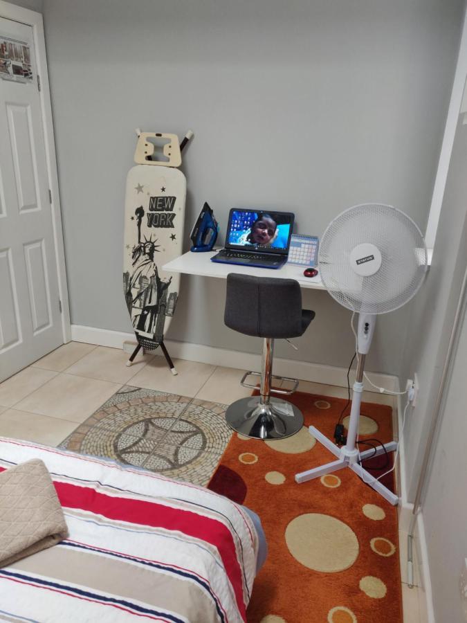 Luxury Apartment In Birmingham With Free Parking. Екстер'єр фото